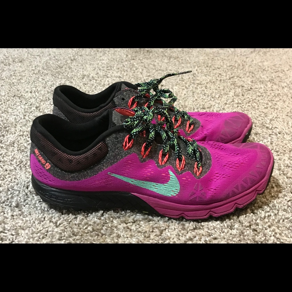 Women’s Nike Running Zoom Kiger 2 Shoes Size 9.5